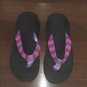 chaco flip flops